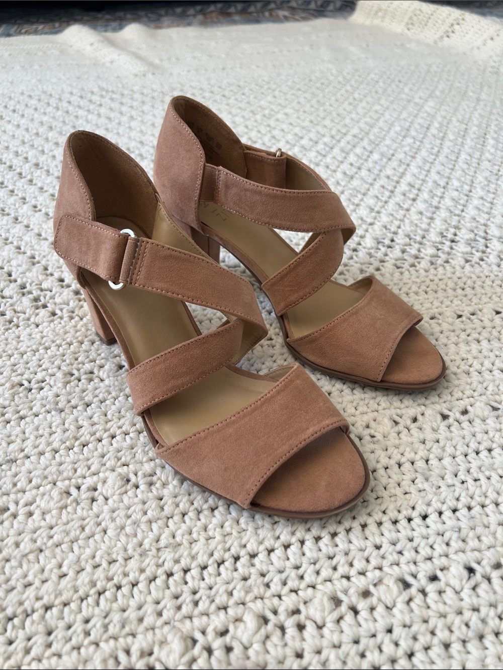 Naturalizer Strappy Tan Heeled Sandals - Women sz 8